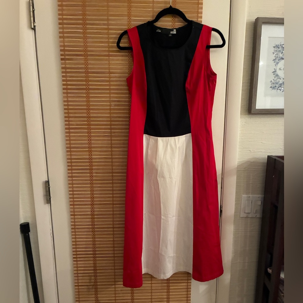 Moschino Dress size 8 Red, Black, and White Sleeveless midi